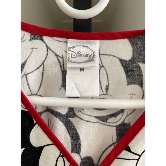 EUC Disney Women's Scrub Top Mickey & Minnie Mouse Print Black & White with Red - Picture 3 of 4